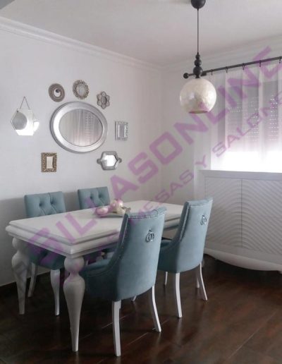 Mesa Comedor Bola - Sillas Isabelinas Tapizadas Versalles Capitoné con Anillas Decorativas en Respaldo